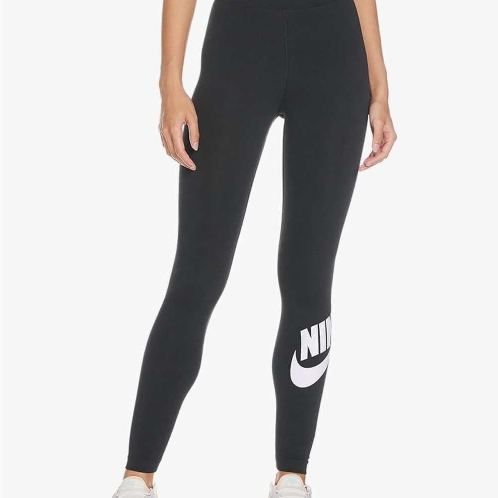 Nike Sportswear Essential Women's High-Waisted Leggings